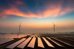 TotalEnergies investit dans le solaire et l'éolien
